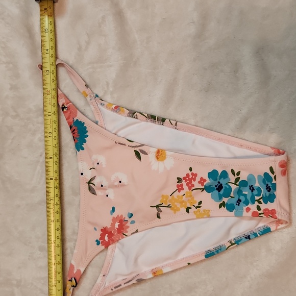 Cupshe 2 pc high rise cheeky bikini with ruffle sleeve top - Picture 7 of 9